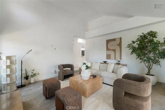 2785 State, Corona, CA 92881