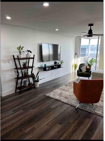 700 NW 214th St 719, Miami Gardens, FL 33169