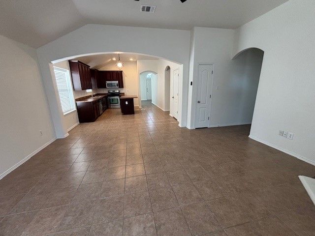 8135 Tierra Del Sol Road, Arlington, TX 76002
