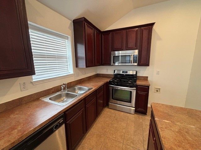 8135 Tierra Del Sol Road, Arlington, TX 76002