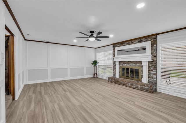 9 Devonshire Drive, Conroe, TX 77304