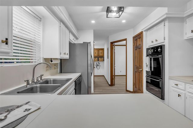 9 Devonshire Drive, Conroe, TX 77304