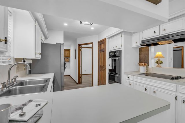 9 Devonshire Drive, Conroe, TX 77304