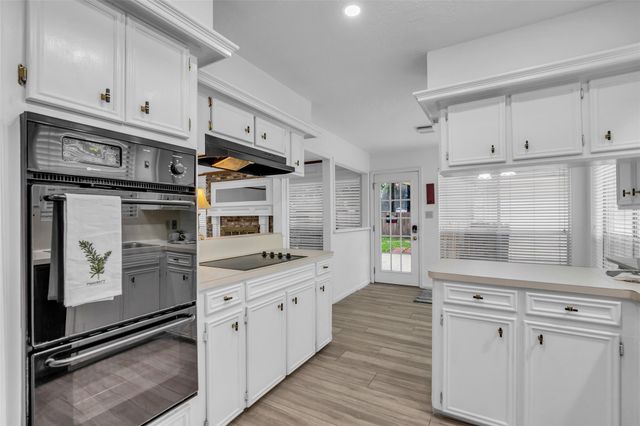 9 Devonshire Drive, Conroe, TX 77304