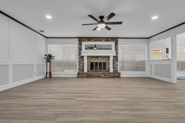 9 Devonshire Drive, Conroe, TX 77304