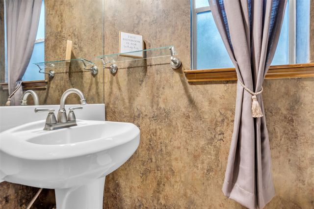 9 Devonshire Drive, Conroe, TX 77304