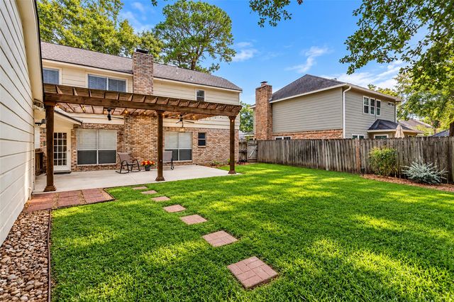 9 Devonshire Drive, Conroe, TX 77304