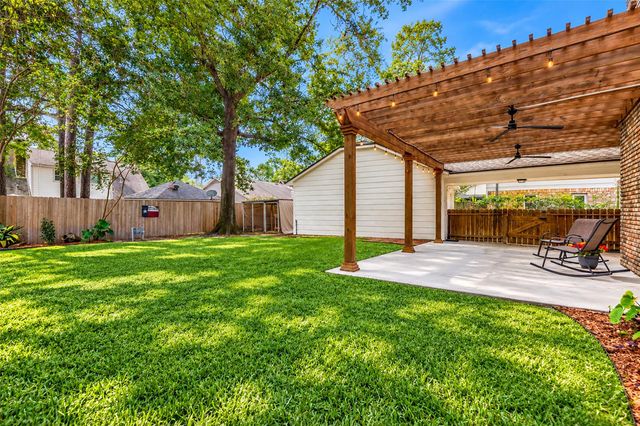 9 Devonshire Drive, Conroe, TX 77304