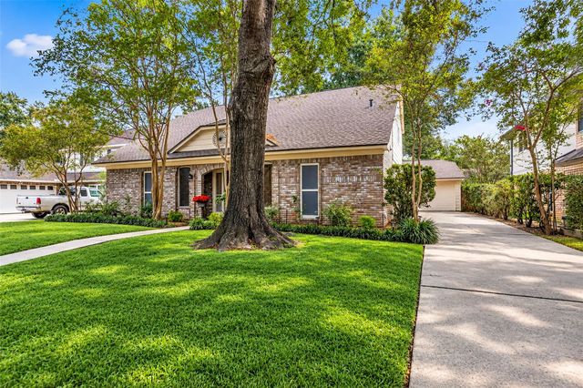 9 Devonshire Drive, Conroe, TX 77304