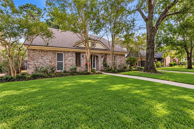 9 Devonshire Drive, Conroe, TX 77304