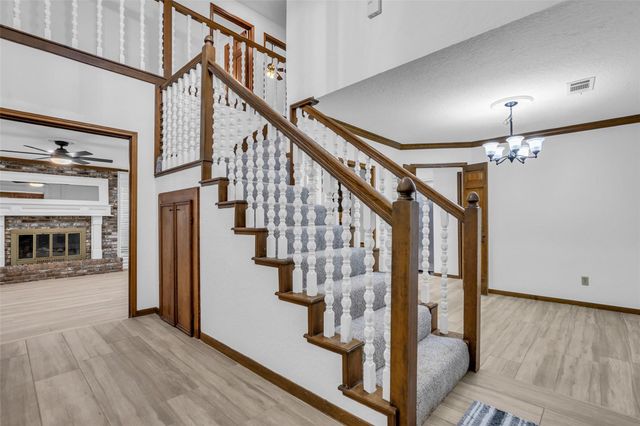 9 Devonshire Drive, Conroe, TX 77304