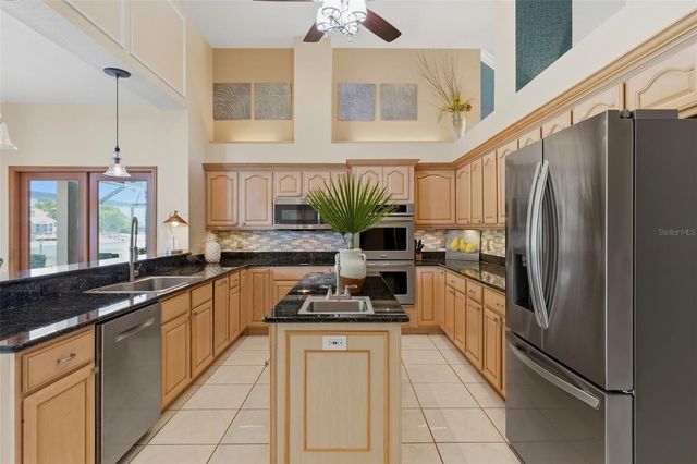 17912 SAINT CROIX ISLE DRIVE, Tampa, FL 33647