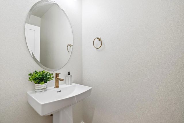 947 Woodside Road, Redwood City, CA 94061