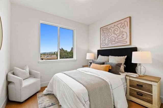 947 Woodside Road, Redwood City, CA 94061