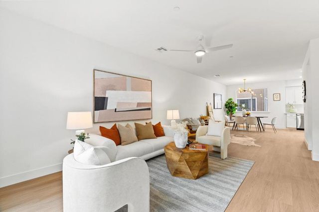 947 Woodside Road, Redwood City, CA 94061