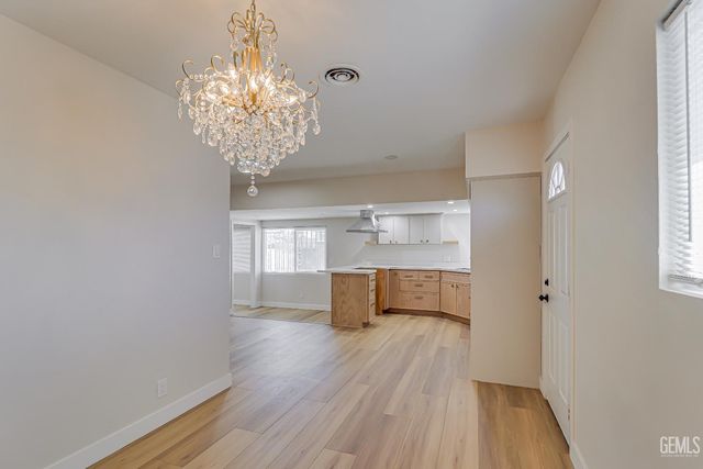 1720 Montgomery Avenue, Bakersfield, CA 93304