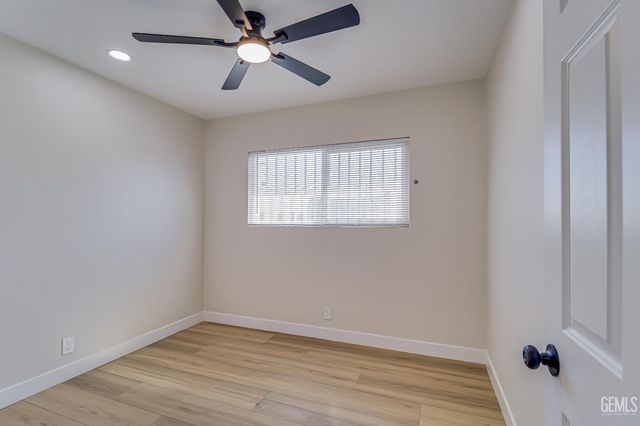 1720 Montgomery Avenue, Bakersfield, CA 93304