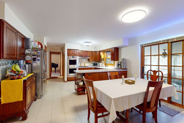 1803 River Ridge Circle, Naperville, IL 60565