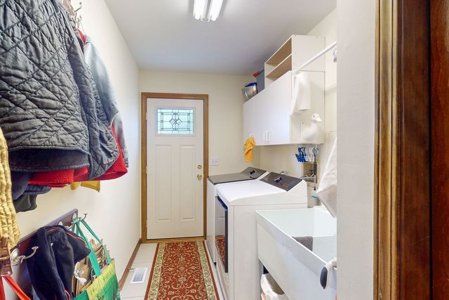 1803 River Ridge Circle, Naperville, IL 60565