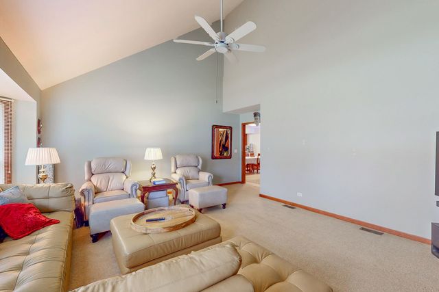 1803 River Ridge Circle, Naperville, IL 60565