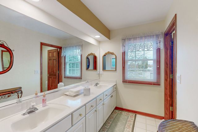 1803 River Ridge Circle, Naperville, IL 60565