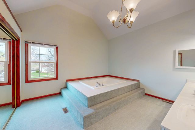 1803 River Ridge Circle, Naperville, IL 60565