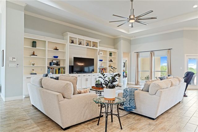 4041 Ranch Lake Dr, Corpus Christi, TX 78413