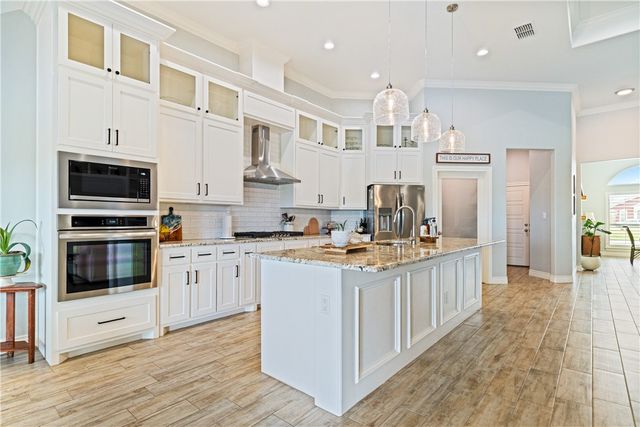 4041 Ranch Lake Dr, Corpus Christi, TX 78413