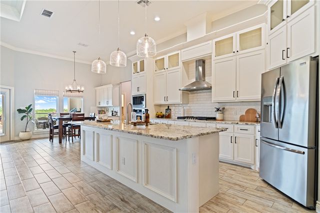 4041 Ranch Lake Dr, Corpus Christi, TX 78413