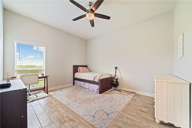 4041 Ranch Lake Dr, Corpus Christi, TX 78413