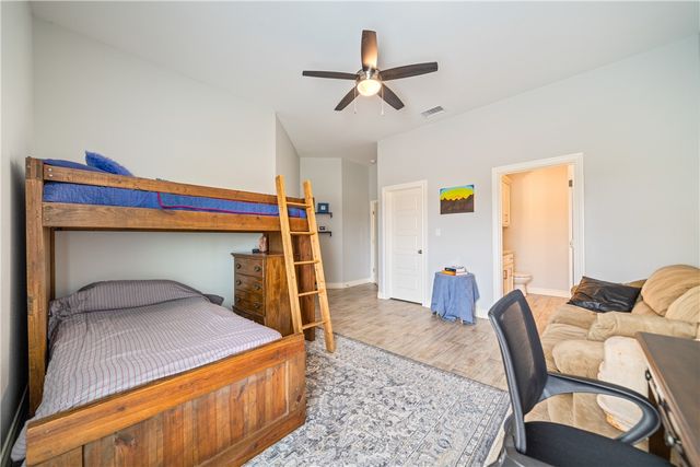 4041 Ranch Lake Dr, Corpus Christi, TX 78413