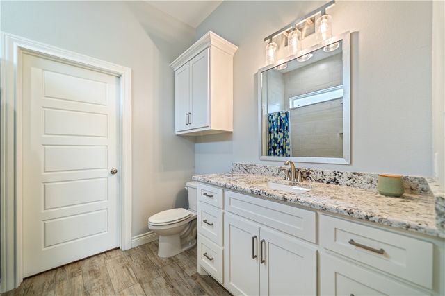 4041 Ranch Lake Dr, Corpus Christi, TX 78413