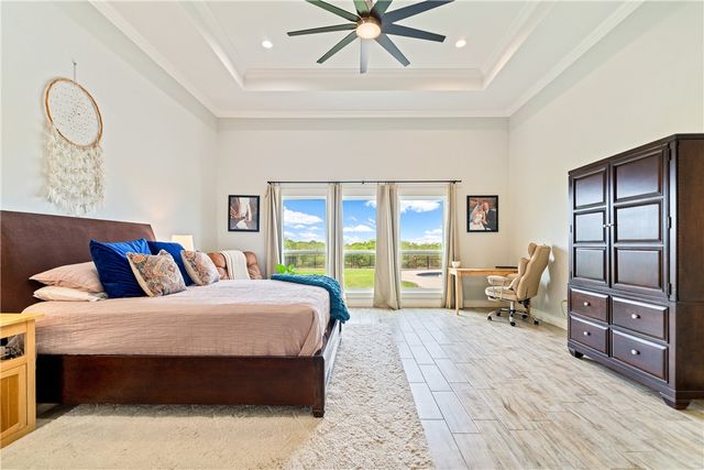 4041 Ranch Lake Dr, Corpus Christi, TX 78413