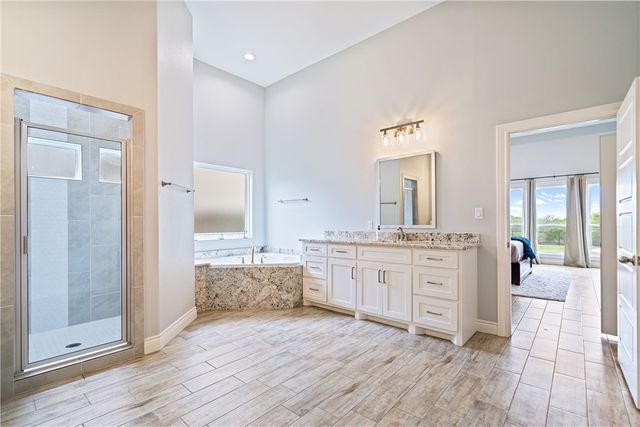 4041 Ranch Lake Dr, Corpus Christi, TX 78413