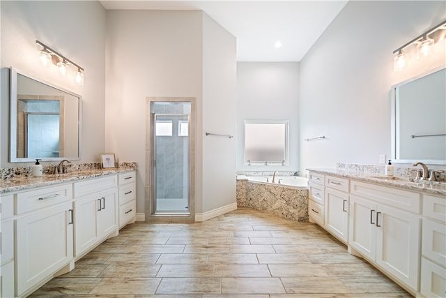 4041 Ranch Lake Dr, Corpus Christi, TX 78413