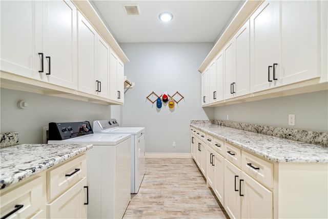 4041 Ranch Lake Dr, Corpus Christi, TX 78413