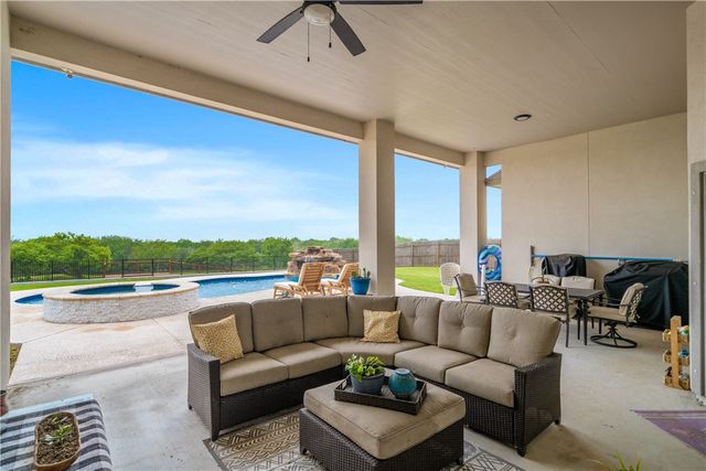 4041 Ranch Lake Dr, Corpus Christi, TX 78413