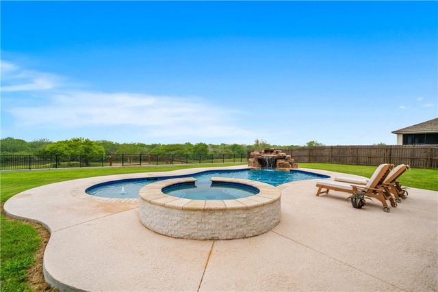 4041 Ranch Lake Dr, Corpus Christi, TX 78413