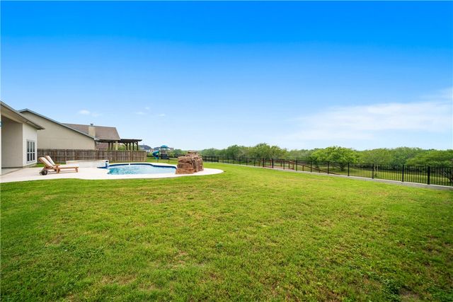 4041 Ranch Lake Dr, Corpus Christi, TX 78413