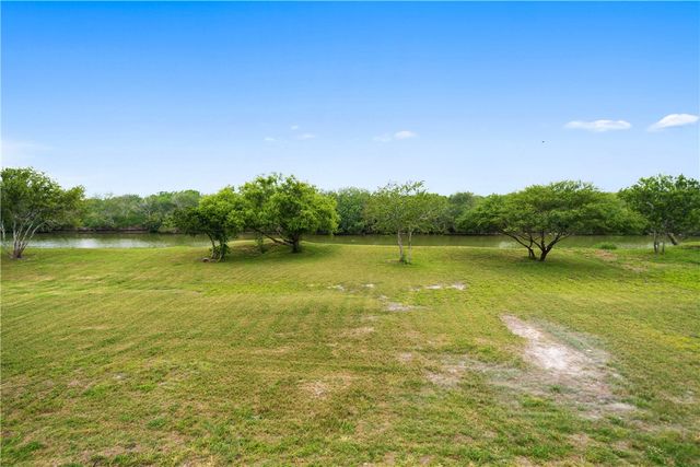 4041 Ranch Lake Dr, Corpus Christi, TX 78413