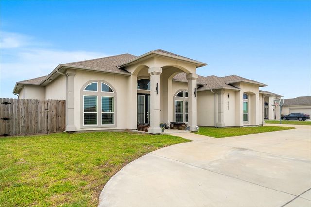 4041 Ranch Lake Dr, Corpus Christi, TX 78413