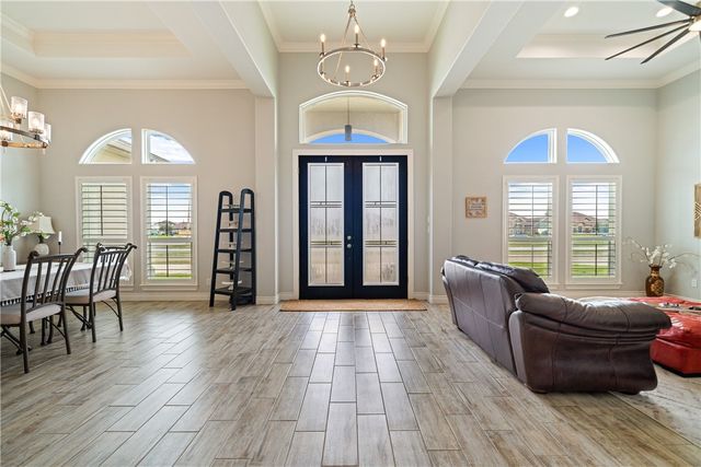 4041 Ranch Lake Dr, Corpus Christi, TX 78413