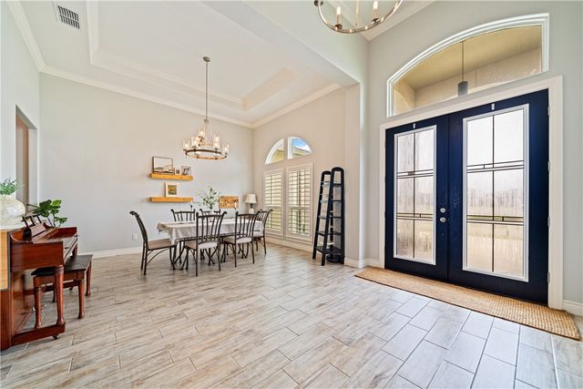4041 Ranch Lake Dr, Corpus Christi, TX 78413