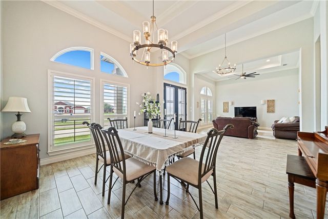 4041 Ranch Lake Dr, Corpus Christi, TX 78413