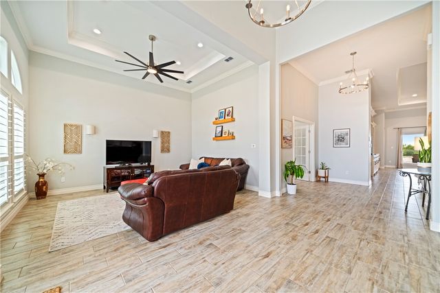 4041 Ranch Lake Dr, Corpus Christi, TX 78413