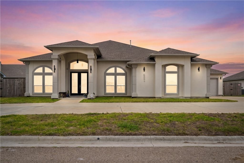 4041 Ranch Lake Dr, Corpus Christi, TX 78413