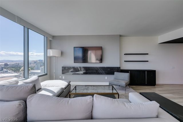 322 Karen Avenue 3902, Las Vegas, NV 89109