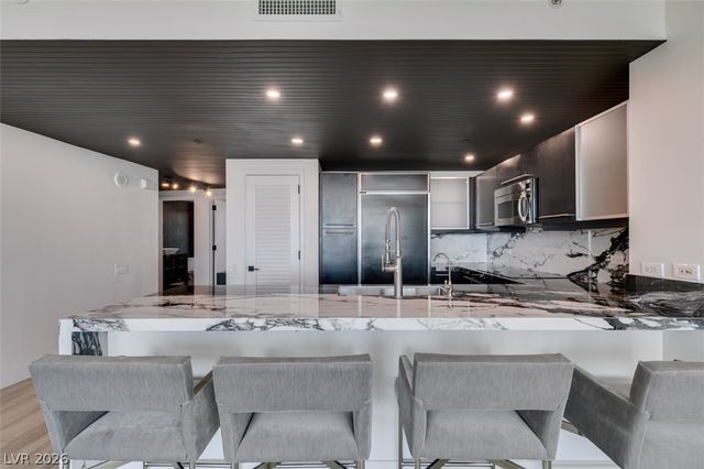 322 Karen Avenue 3902, Las Vegas, NV 89109