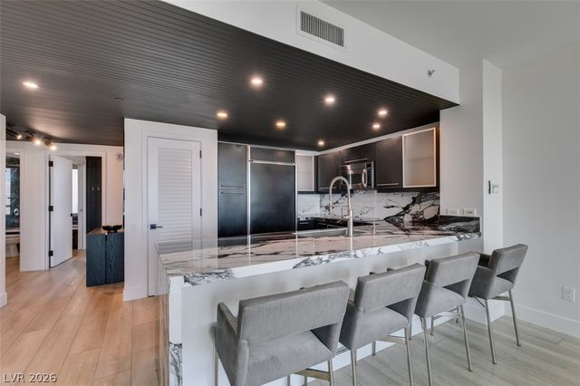 322 Karen Avenue 3902, Las Vegas, NV 89109