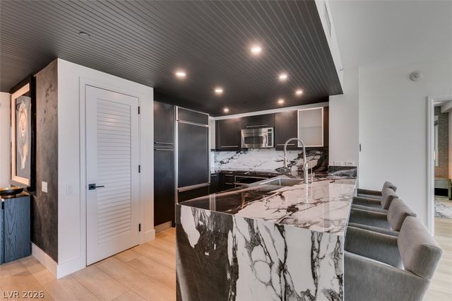 322 Karen Avenue 3902, Las Vegas, NV 89109